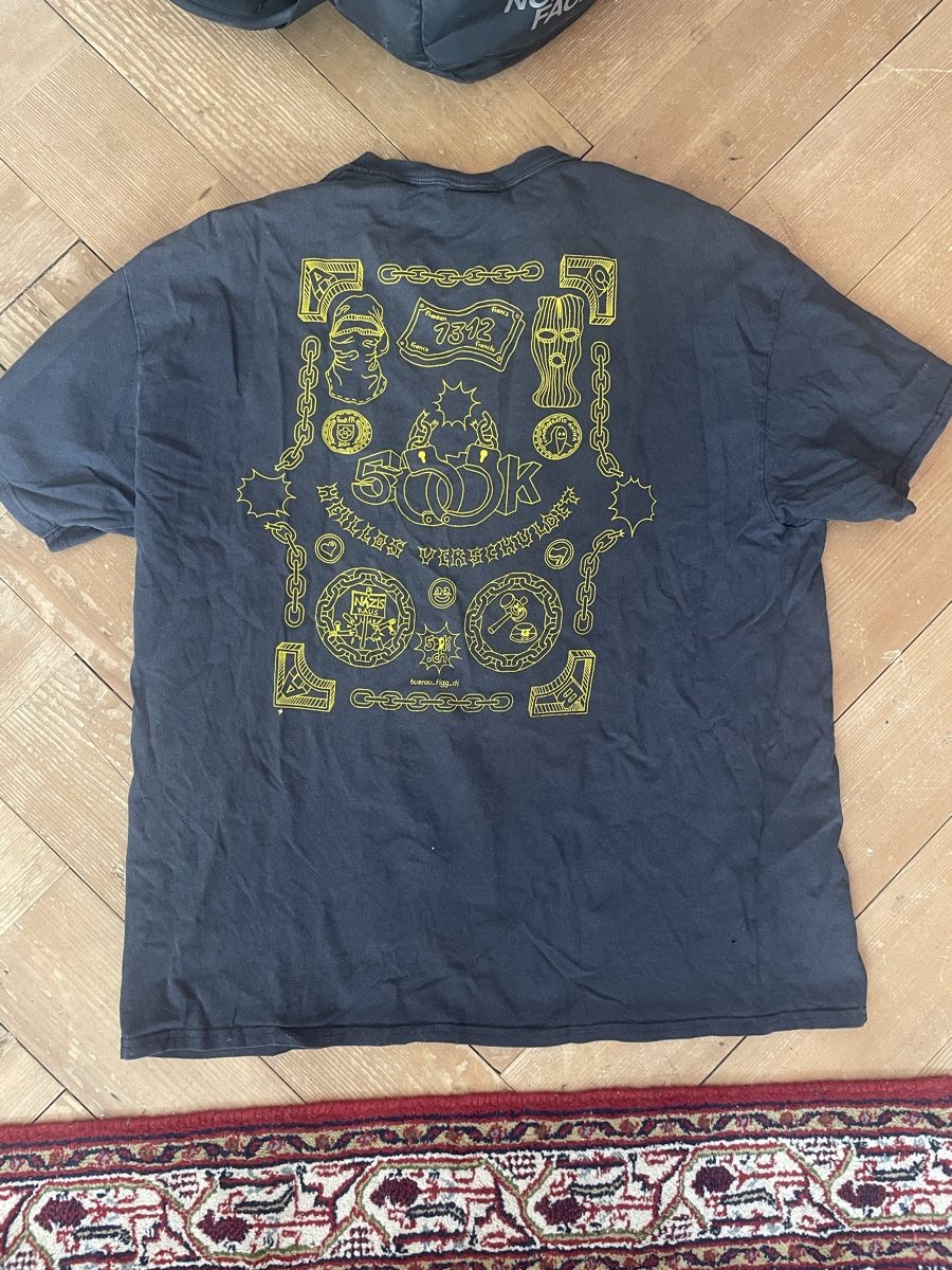 T-shirt: 500k Antifa T Shirt – Usato da Zürich venduto da yas_alam 1