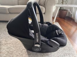 Maxi-Cosi Pebble Plus Kindersitz mit Basis grau gebraucht