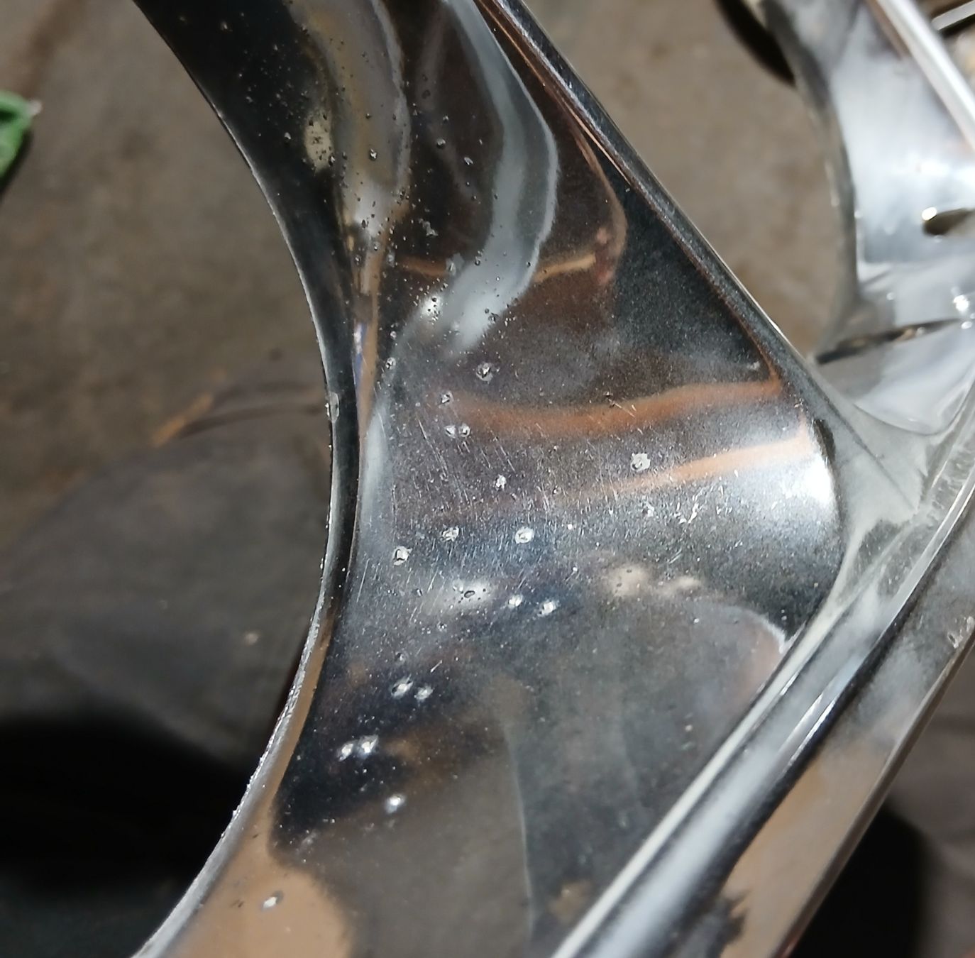 Ford Tutti pezzi di ricambio auto: Cercle de phare Ford Torino 73-74 – Usato da la heutte venduto da Auto-stock 2