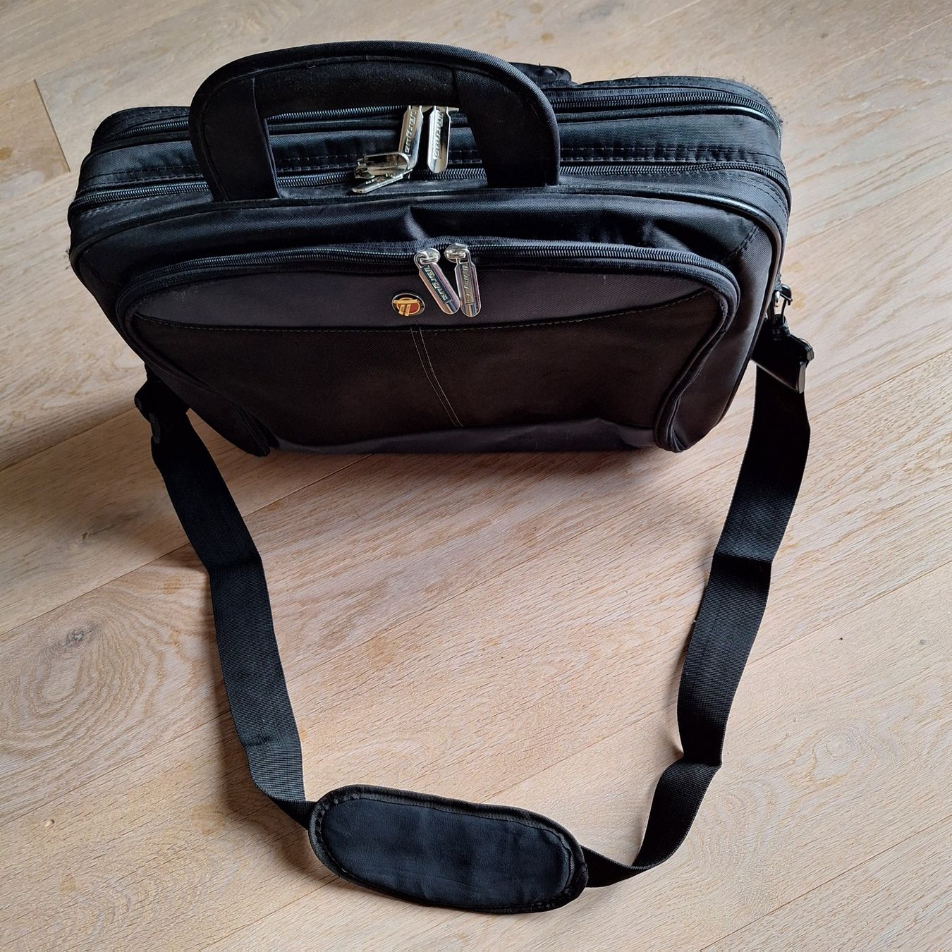 Koffer & Taschen: Laptop-Tasche von Targus – Gebraucht aus Nussbaumen AG von Hilai