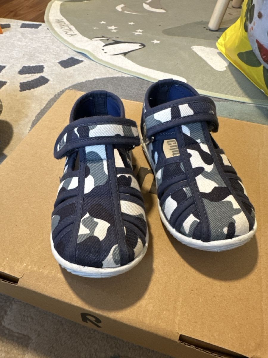 Scarpe per ragazzi: Chicco hausschuhe grösse 24 – Usato da Zermatt venduto da katytesunshine