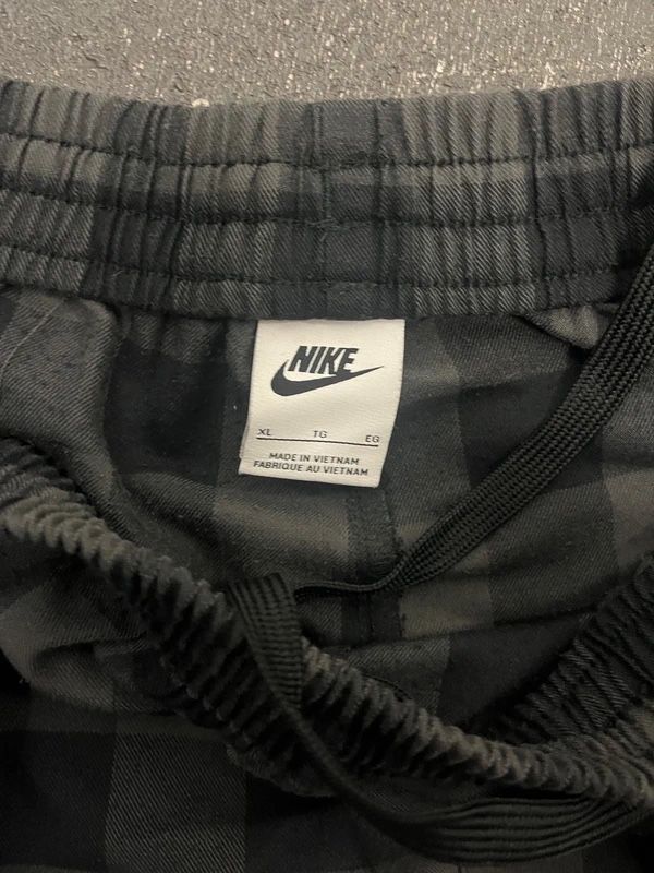 Nike Hosen: Nike Shorts – Gebraucht aus Klingnau von yoshi28282 1