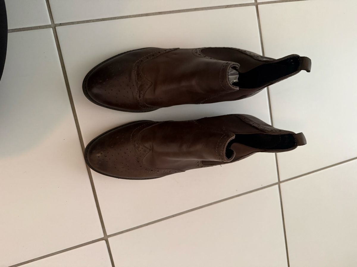 Scarpe da donna: Brown leather Chelsea boots size 36 – Usato da Riehen venduto da abo_h2tz 1