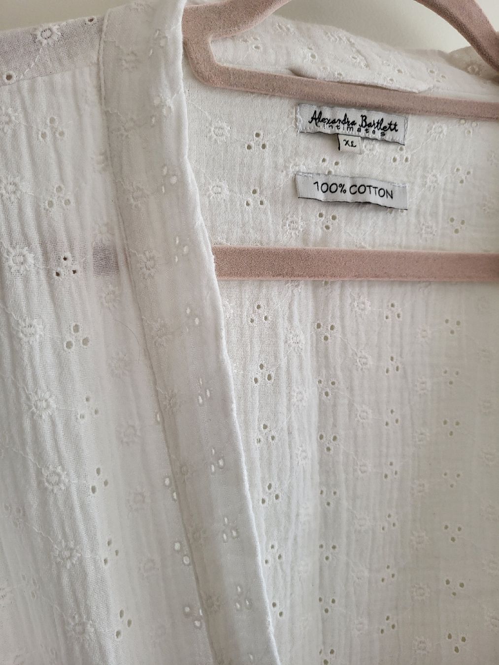 Accappatoi: NEU. Broderie anglaise – Nuovo (secondo la descrizione) da Binningen venduto da Baseldani 1