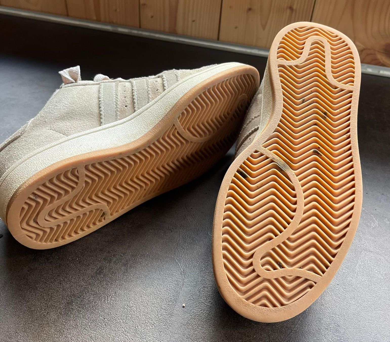 Adidas Scarpe da donna: Adidas Schuhe Grösse EUR 38 2/3 – Usato da Davos Glaris venduto da tmf_2fmh