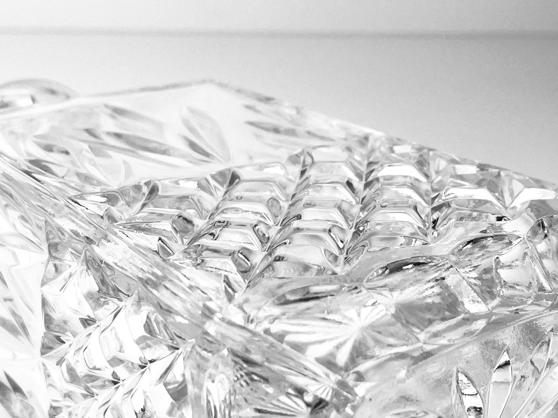 Caraffe: Elegante Kristallkaraffe/Whiskeykaraffe mit Glasstopfen – Usato da Zürich venduto da Arche_Brockenhaus 9