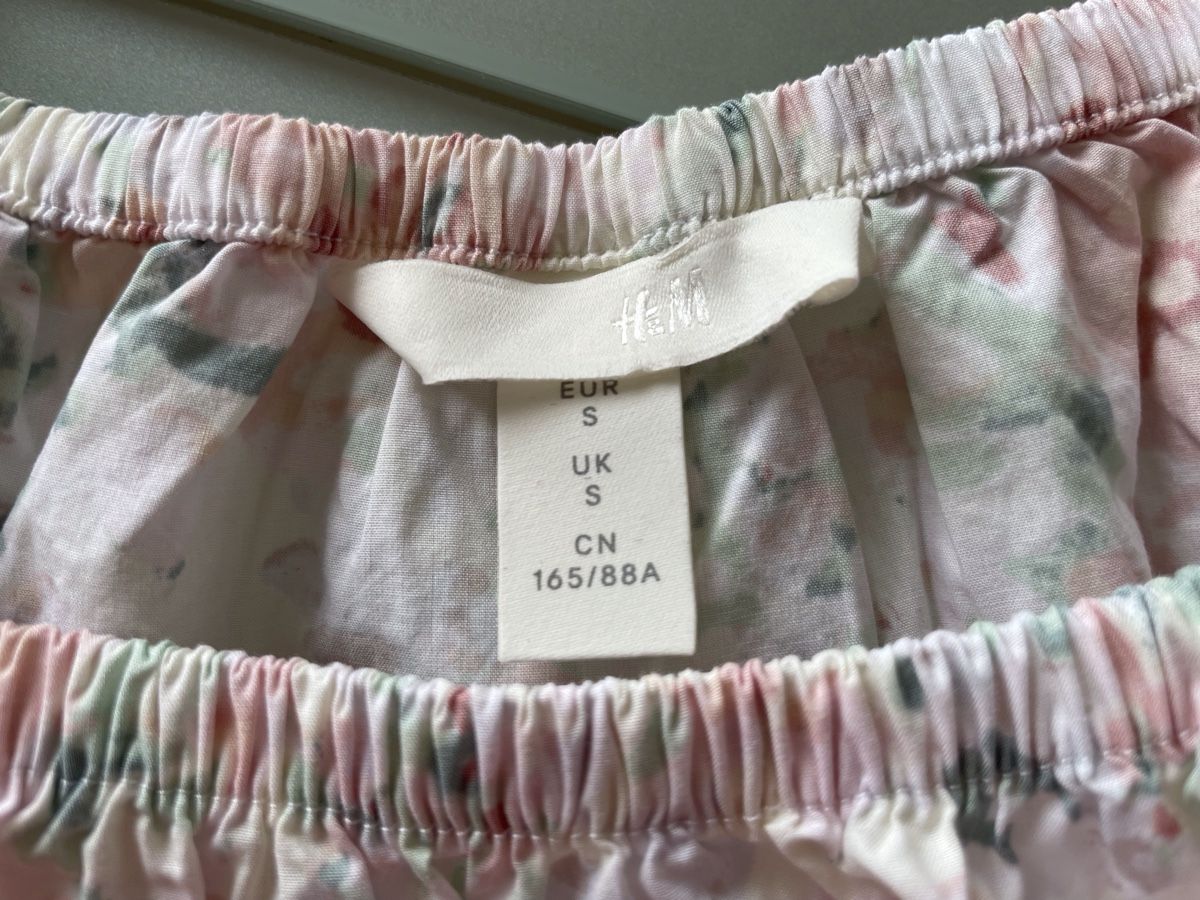H&M Tops: Haut H&M à fleurs, taille S - neuf – Neu und originalverpackt aus Vuadens von Nina11 4
