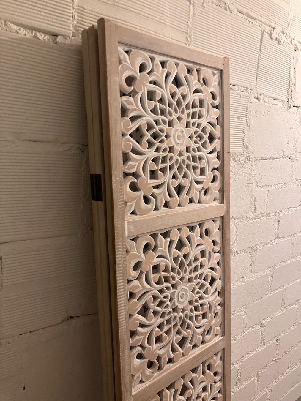 Paraventi: Paravent sculpté 3 panneaux blanc beige clair – Usato da Niederwangen BE venduto da audreychkaya 1