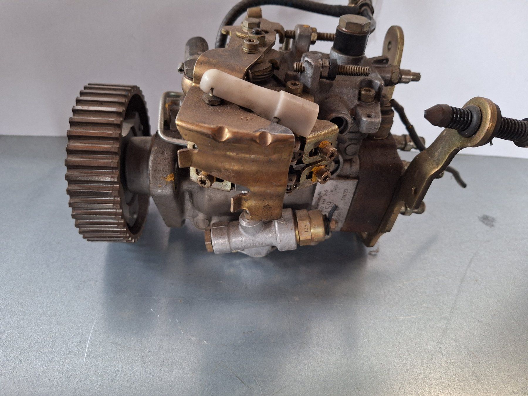 Bosch Tutti pezzi di ricambio auto: 3 X Einspritzpumpen Bosch – Usato da Madiswil venduto da 20gls