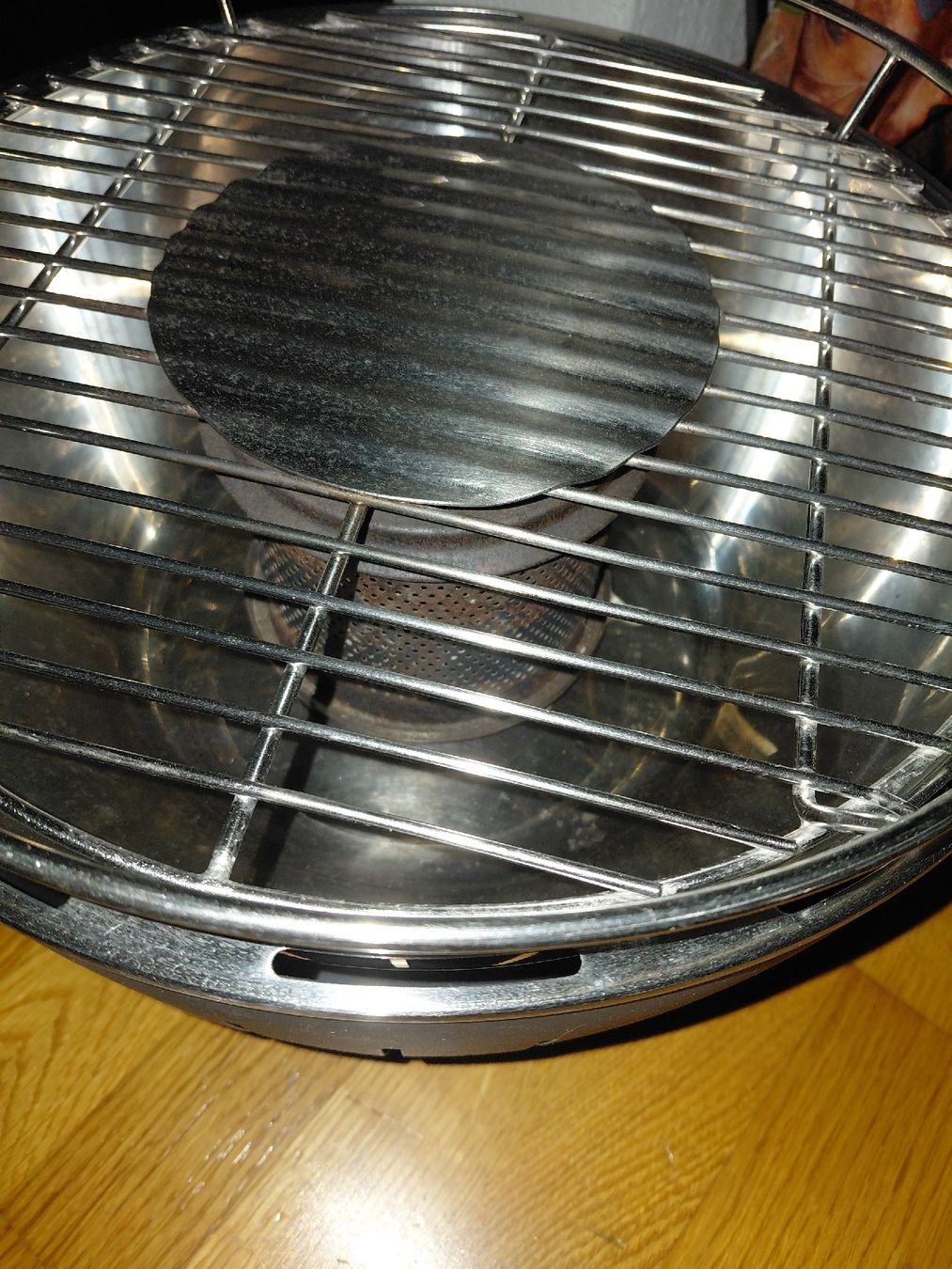 Grills: Kleiner Lotus grill mit gebrauchsspuren – Gebraucht aus Thun von bbs_hrz8 3
