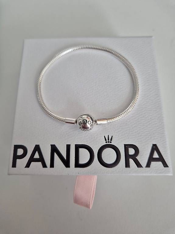 Armbänder & -reifen: Pandora Armband mit Kugelverschluss – Neu (gemäss Beschreibung) aus Ennetbürgen von fflury