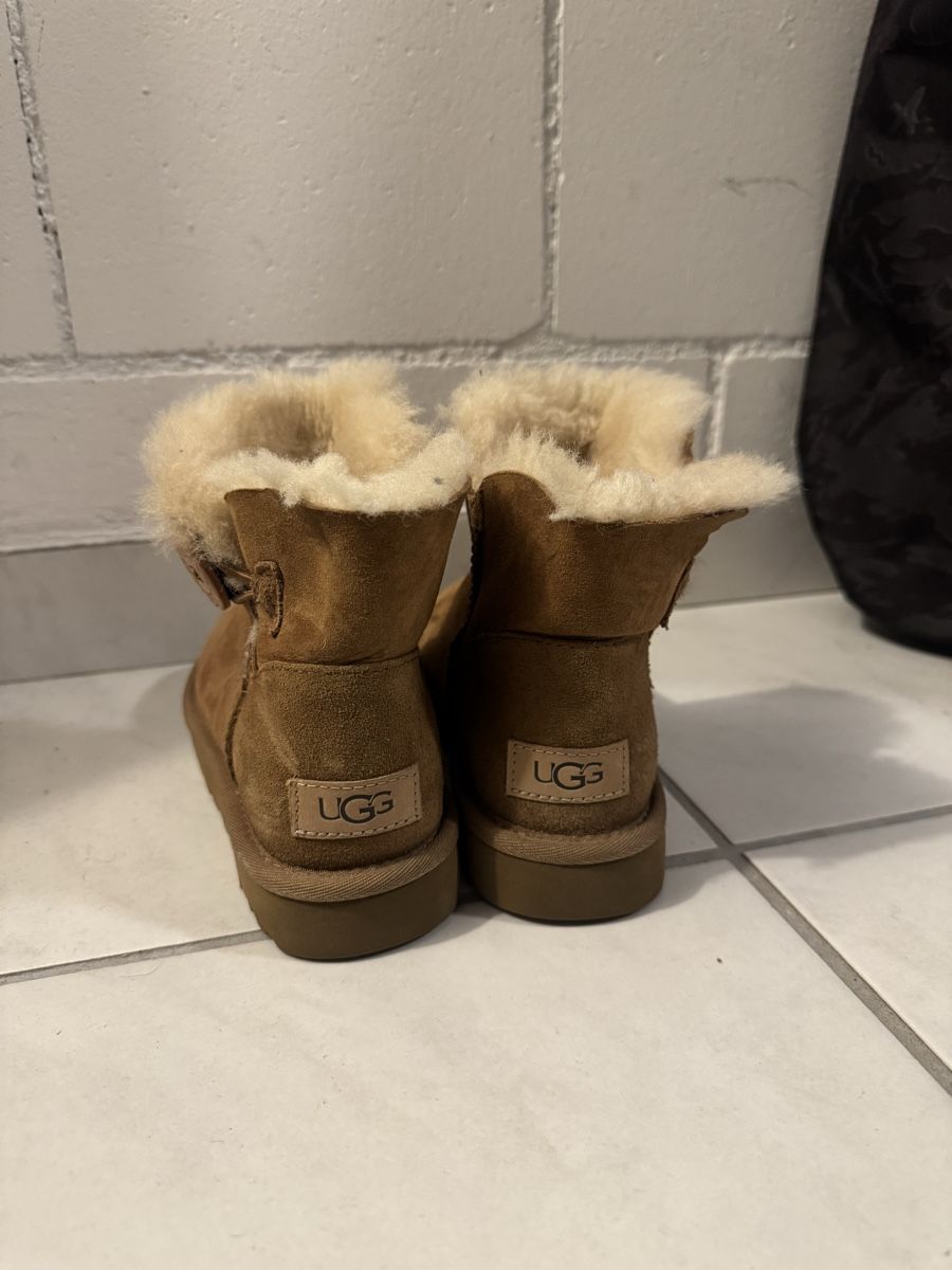 Ugg Scarpe da donna: UGG Winterstiefel Gr. 36 – Nuovo (secondo la descrizione) da Muhen venduto da lia_8nby 1