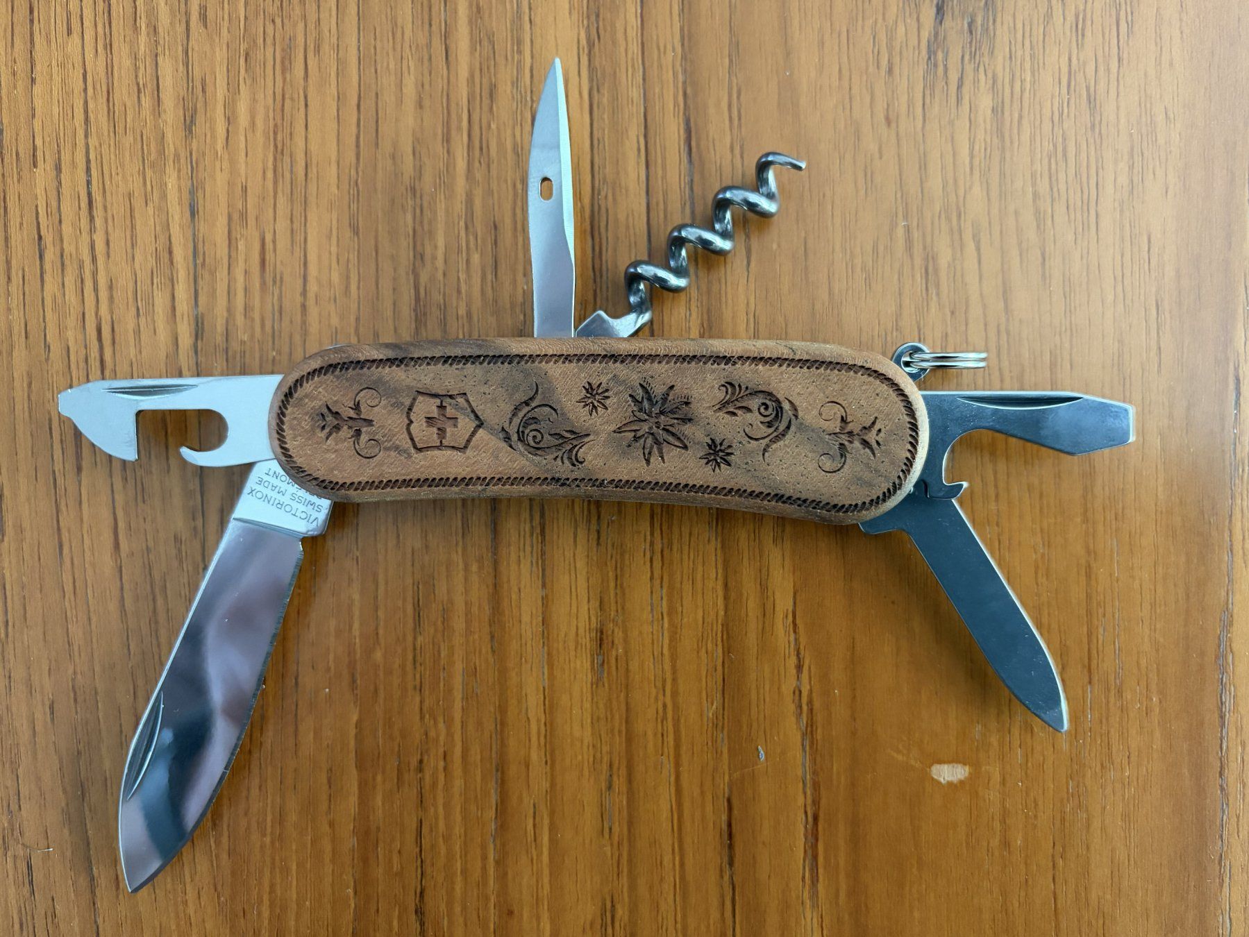 Victorinox Taschenmesser: Victorinox Evolution Wood 10 – Neu und originalverpackt aus Niederdorf von Daddy07 1