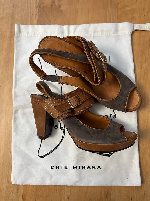 Chie Mihara Scarpe da donna: Peep-Toes von Chie Mihara Gr. 36.5 – Usato da Willisau venduto da ani_gtk8