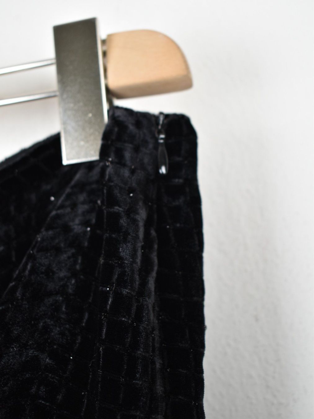Massimo Dutti Hosen: Massimo Dutti Samthose, Gr.42, schwarz mit Steinchen – Neu (gemäss Beschreibung) aus Nürensdorf von 2ND_STORY 4