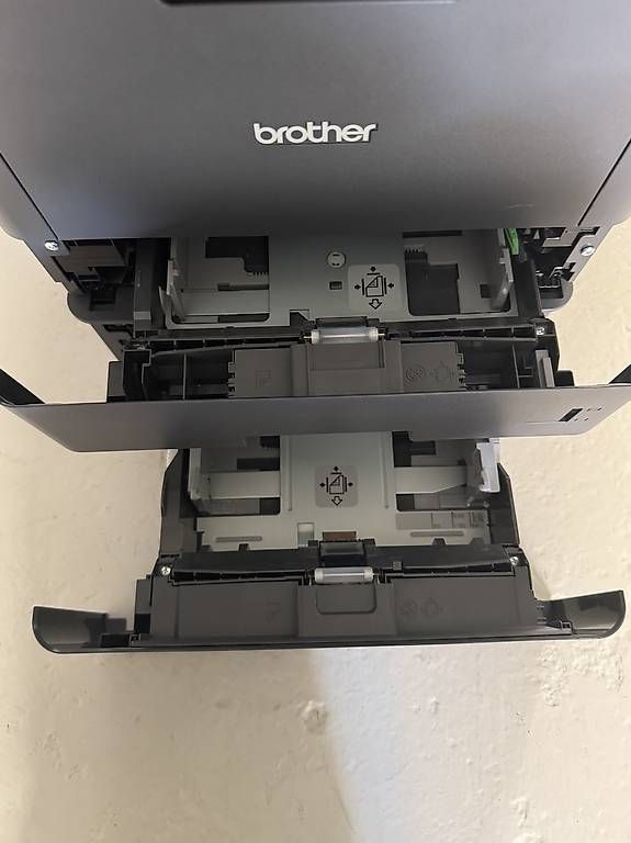 Imprimantes: Brother HL-L5200DW – D'occasion à Triengen par Ike67 2