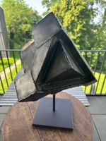 Kubistische Skulptur aus Metall auf Sockel XX Jahrhundert
