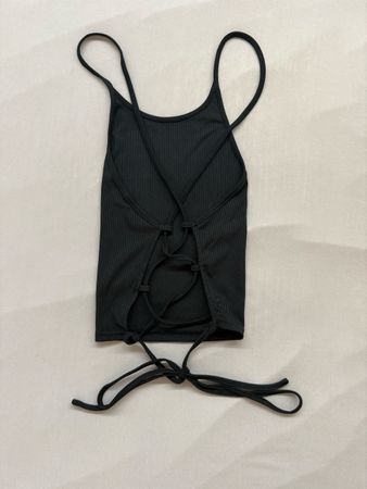 Débardeur noir avec dos lacets taille S neuf