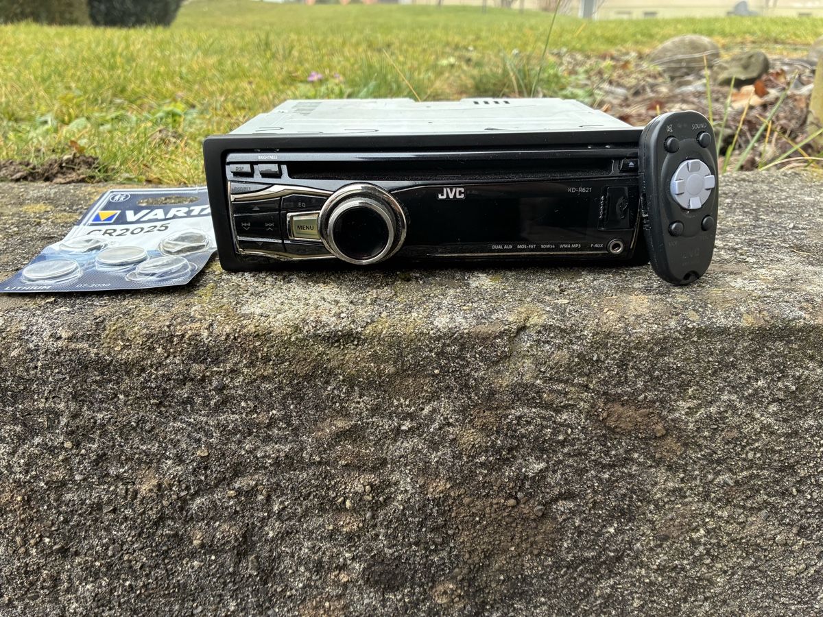 JVC Radio: JVC Auto Radio – Usato da Emmenbrücke venduto da nne_hm9j