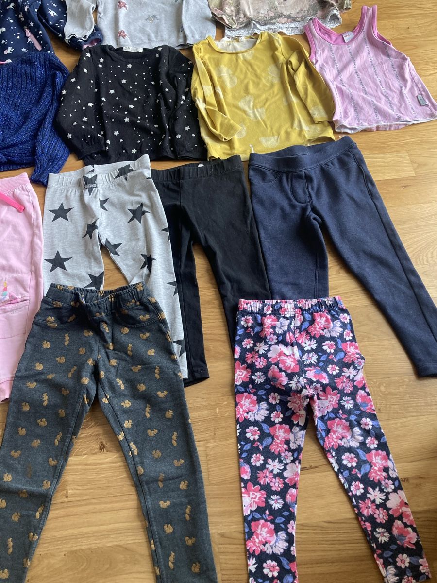 Lotti & Set di vestiti: Kinderkleiderpaket Mädchen Grösse 98/104 – Usato da Staad SG venduto da gab_7dr9 5