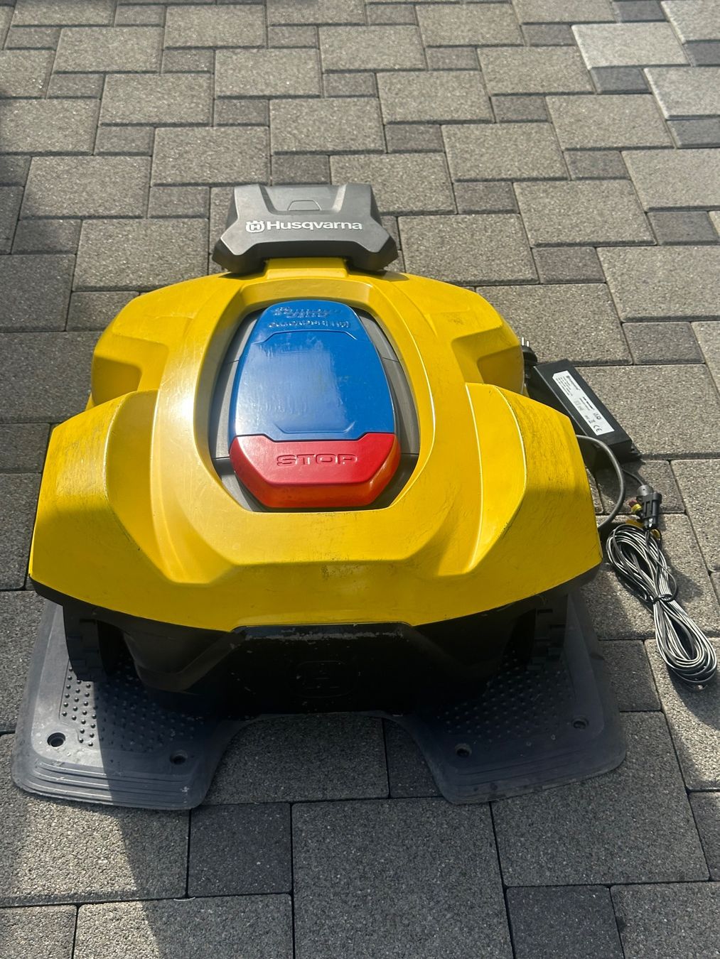 Husqvarna Tagliaerba: Rasenroboter Husqvarna 320 nur 1133 Std – Usato da Schöftland venduto da lazer04 3