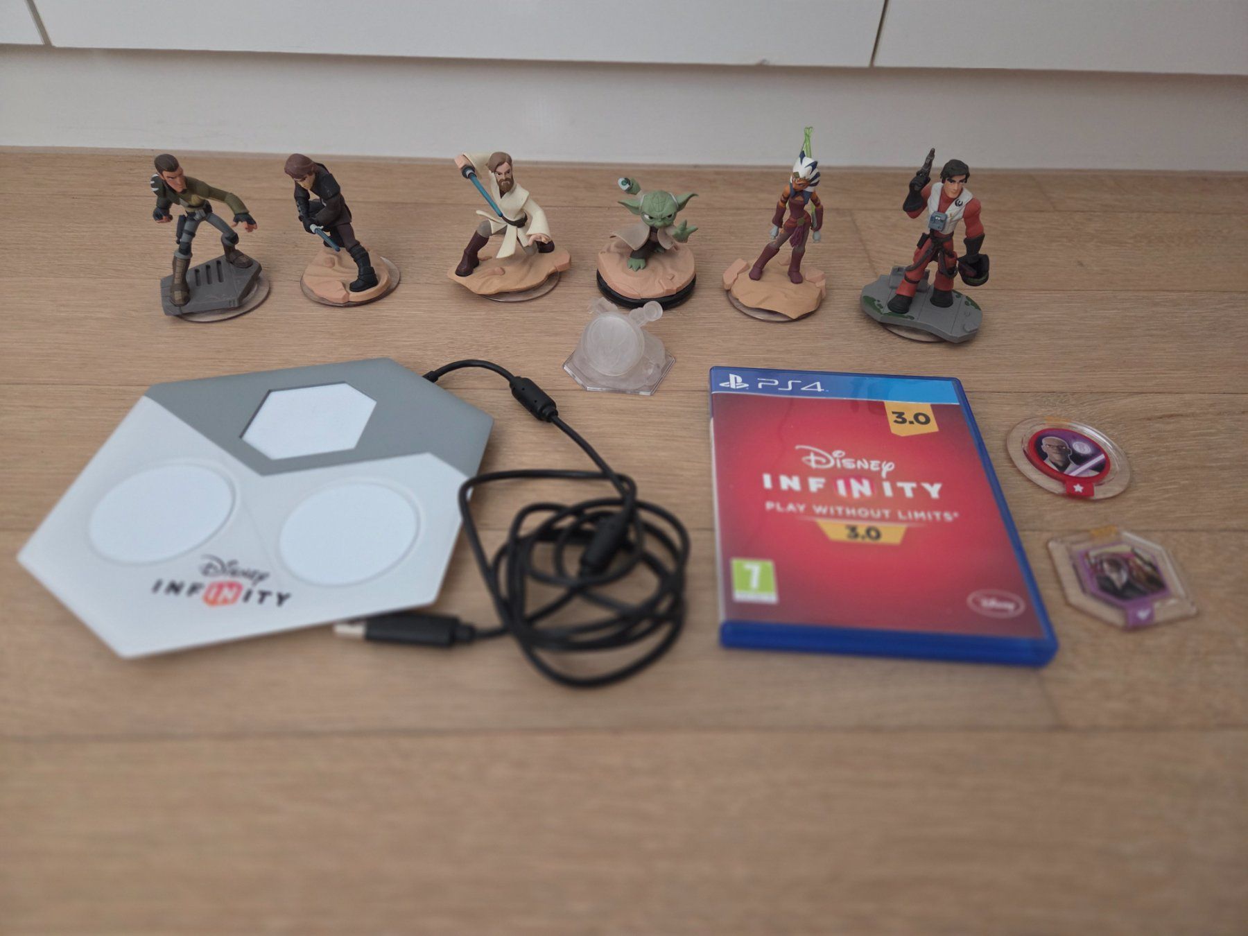 Disney Giochi: Disney Infinity 3.0 + Portal + 12 Figures + 4 Discs - PS4 – Usato da Carouge GE venduto da Gasco