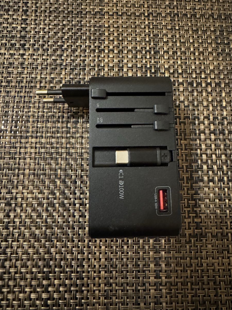 Caricabatterie: Ladegerät Netzteil Reiseadapter - Weltstecker – Nuovo (secondo la descrizione) da Uzwil venduto da K.Ya