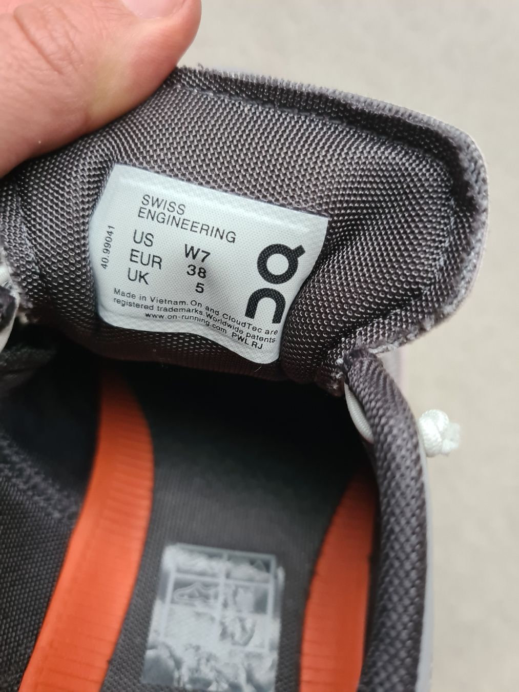 On Scarpe da donna: ON Cloud x Gr. 38 neuwertig! – Usato da frutigen venduto da Plethora14 2