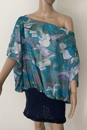 Damen Kleid Grösse M Weiter Schnitt