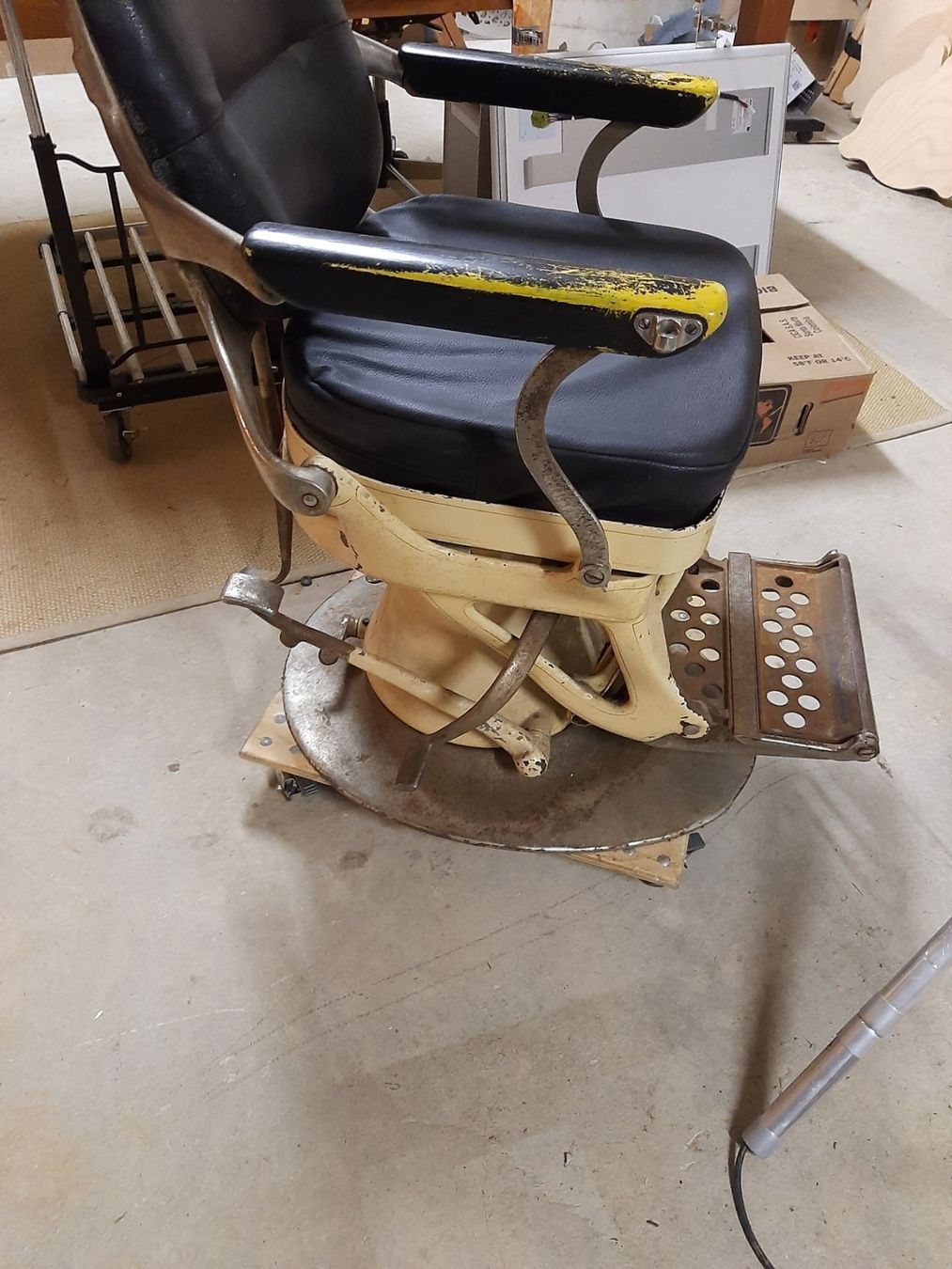 Sedie: Vintage Coiffeurstuhl – Usato da St-Blaise venduto da Mogul0 2