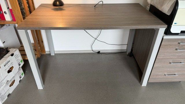 Banconi: Schreibtisch mit Roll-Korpus – Usato da Näfels venduto da suivle