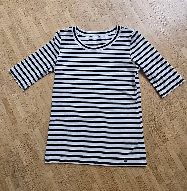 Marc Cain T-Shirts: Marc Cain Sport Basic Shirt – Gebraucht aus Unterägeri von lili.fee