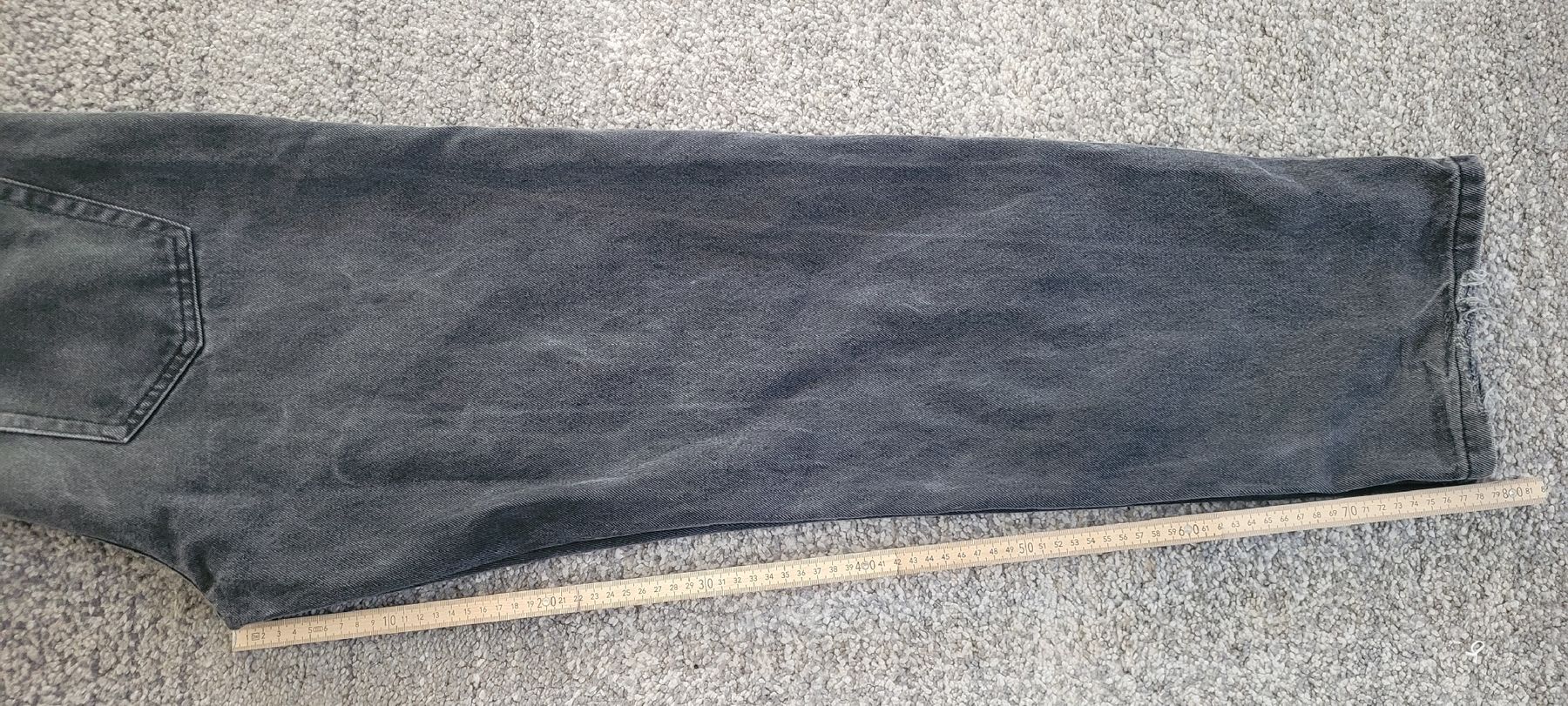 Jeans: Jeans noir unisexe  – Gebraucht aus Farvagny-le-Grand von Nayanis 1