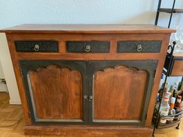 Heine Sideboard aus Holz mit Verzierungen gebraucht