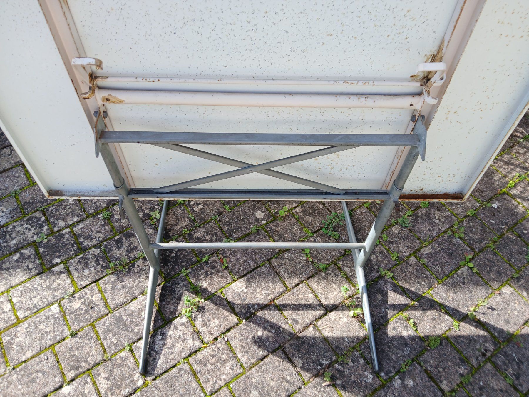 Tavoli: Gartentisch 70er Jahre weiss gestrichen – Usato da Zumikon venduto da Vollvintage 8