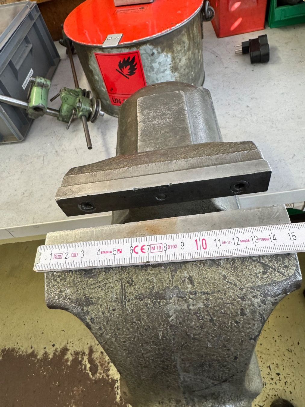 Gressel Tutti gli attrezzi: Schraubstock mit Lift – Usato da Selzach venduto da Pbidu 3