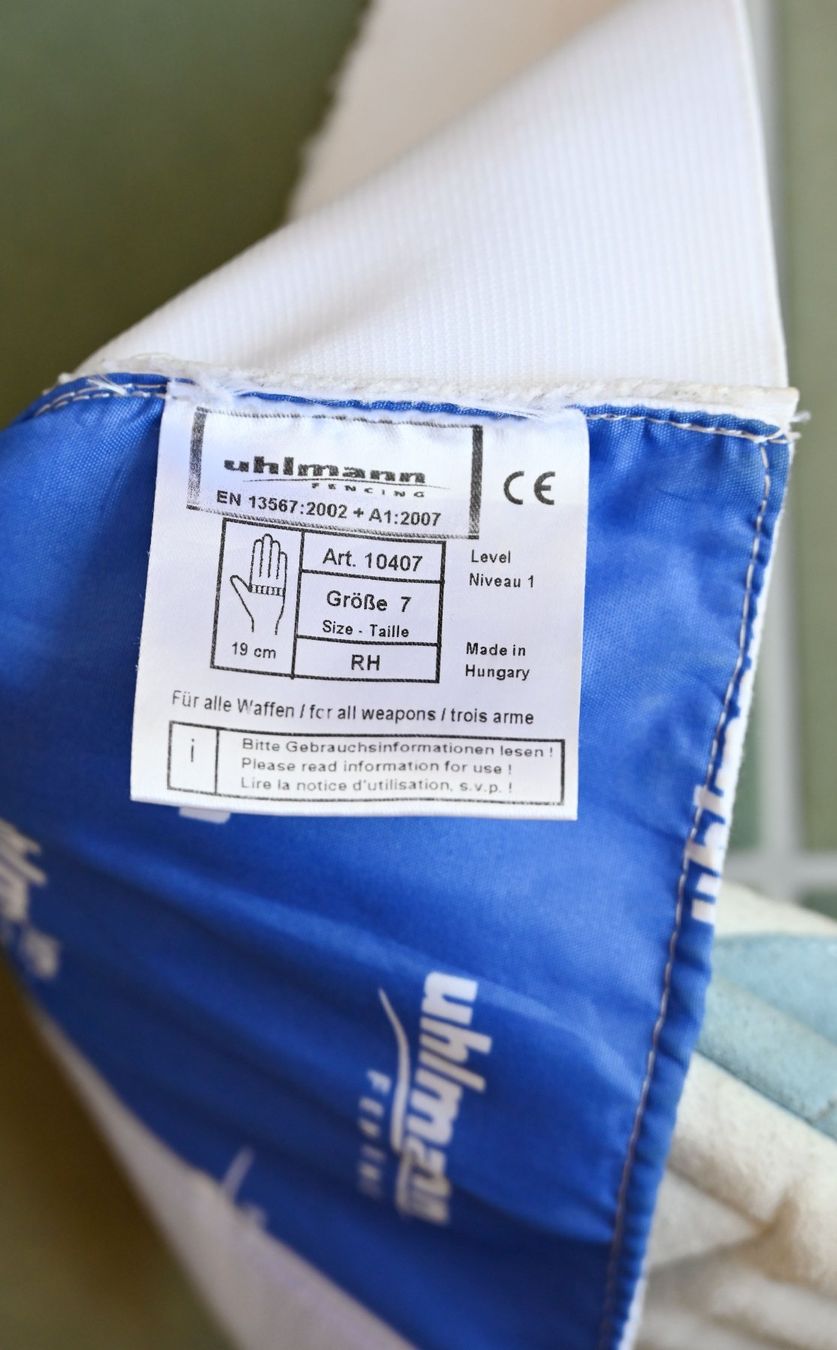 Guanti & manicotti: Uhlmann Fechthandschuh – Usato da Bern venduto da Mydogonline 2