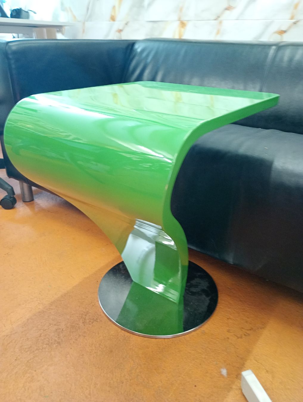 Tutte le decorazioni: Beistelltisch Design Tisch grün Chrom Glanz 54cm lang – Usato da Dietikon venduto da zin_ld8v 1