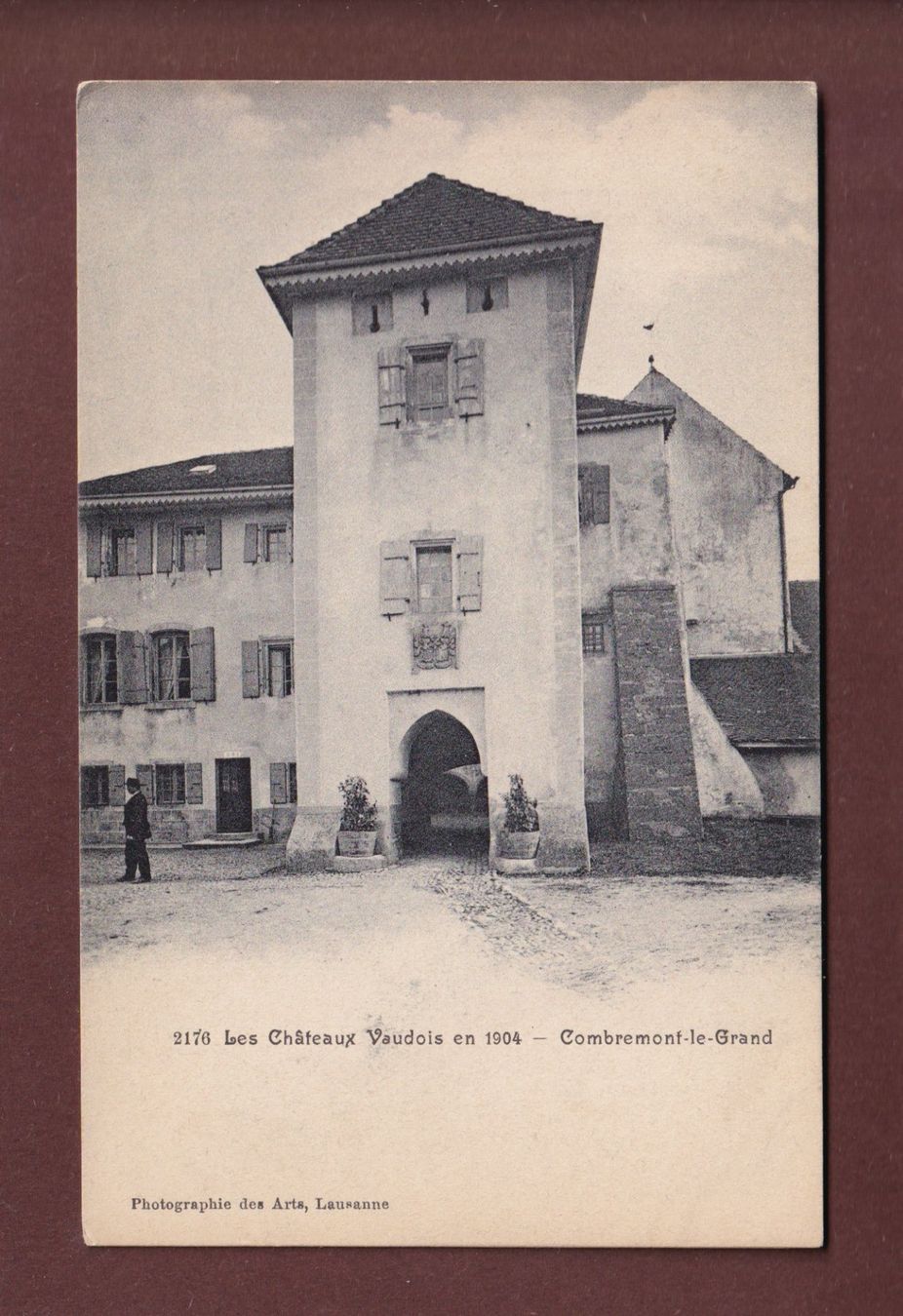 Cartoline postali: COMBREMONT-LE-GRAND - Château – Usato da Pully venduto da nicecards-shop