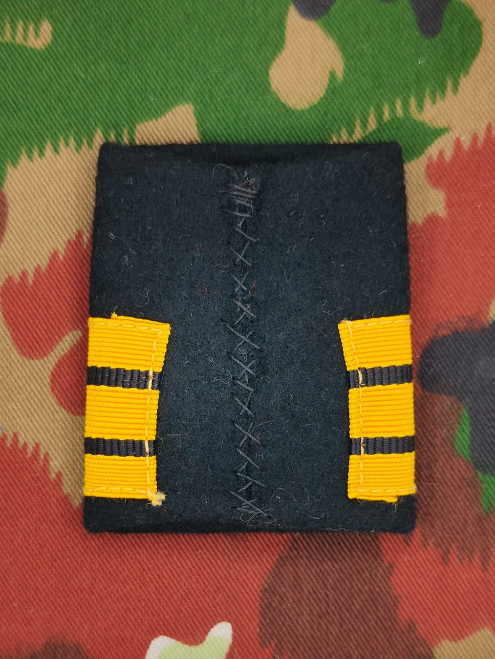 Schweizer Armee Placchette & Badge:    Schulterpatten Ord. 1995 Oberst Set – Usato da Bauma venduto da SwissMilitaria 1