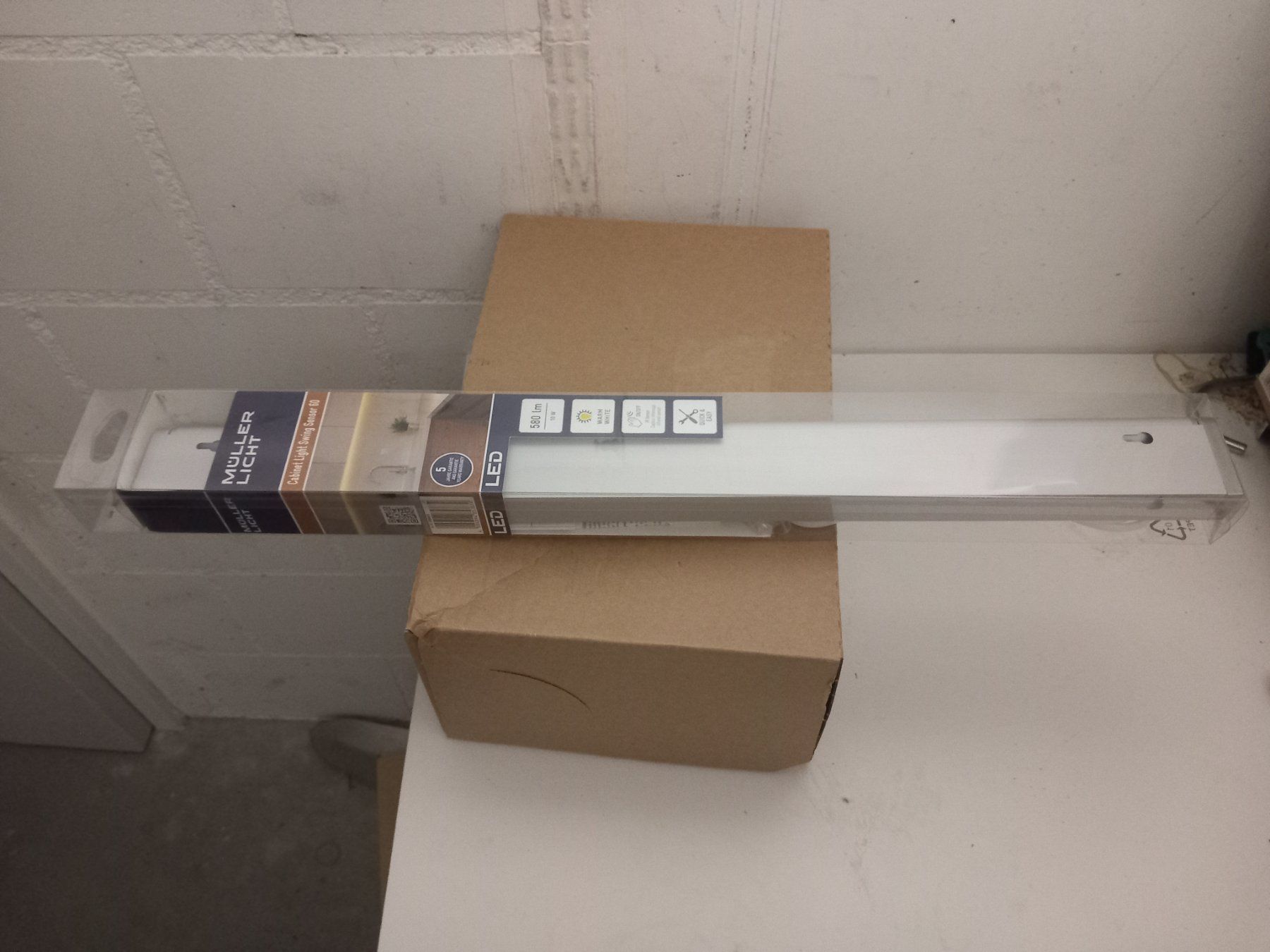 Lampes: LED Unterbauleuchte mit IR Sensor 60cm – Neuf avec emballage d'origine à Thun par Beroshop