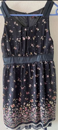 Sommerkleid mit Blumen & Schmetterlingen Gr. S