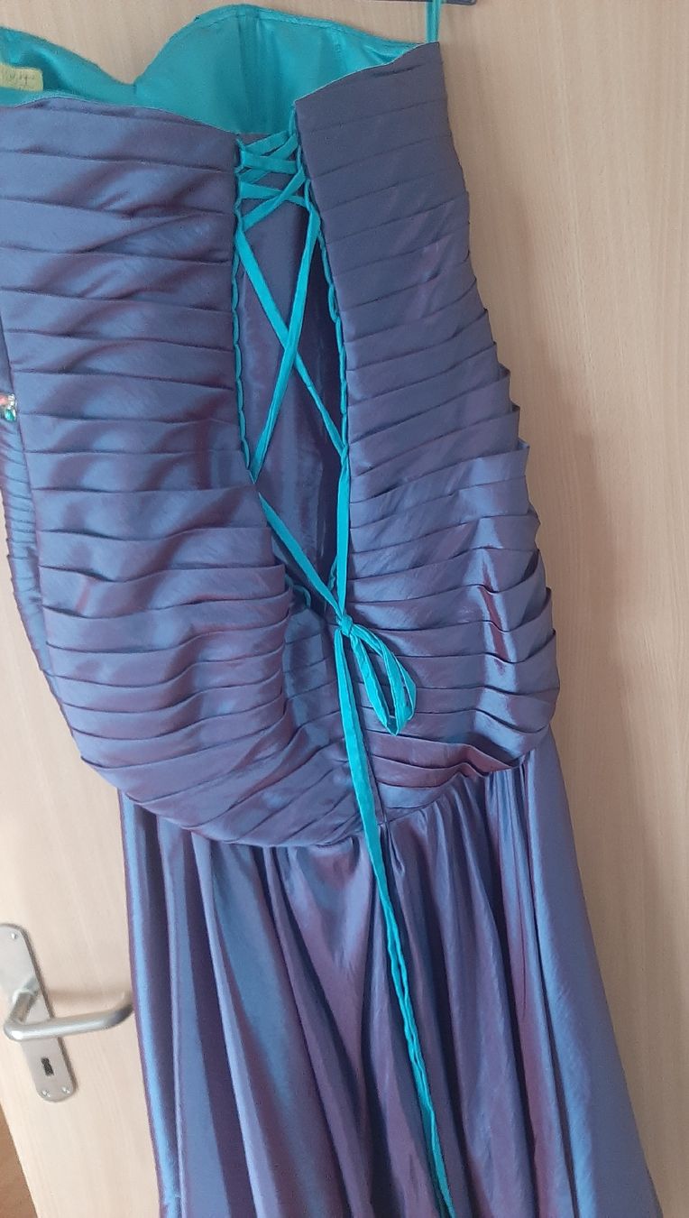 Kleider: Festkleid – Neu (gemäss Beschreibung) aus Hünenberg von Man_662d 1