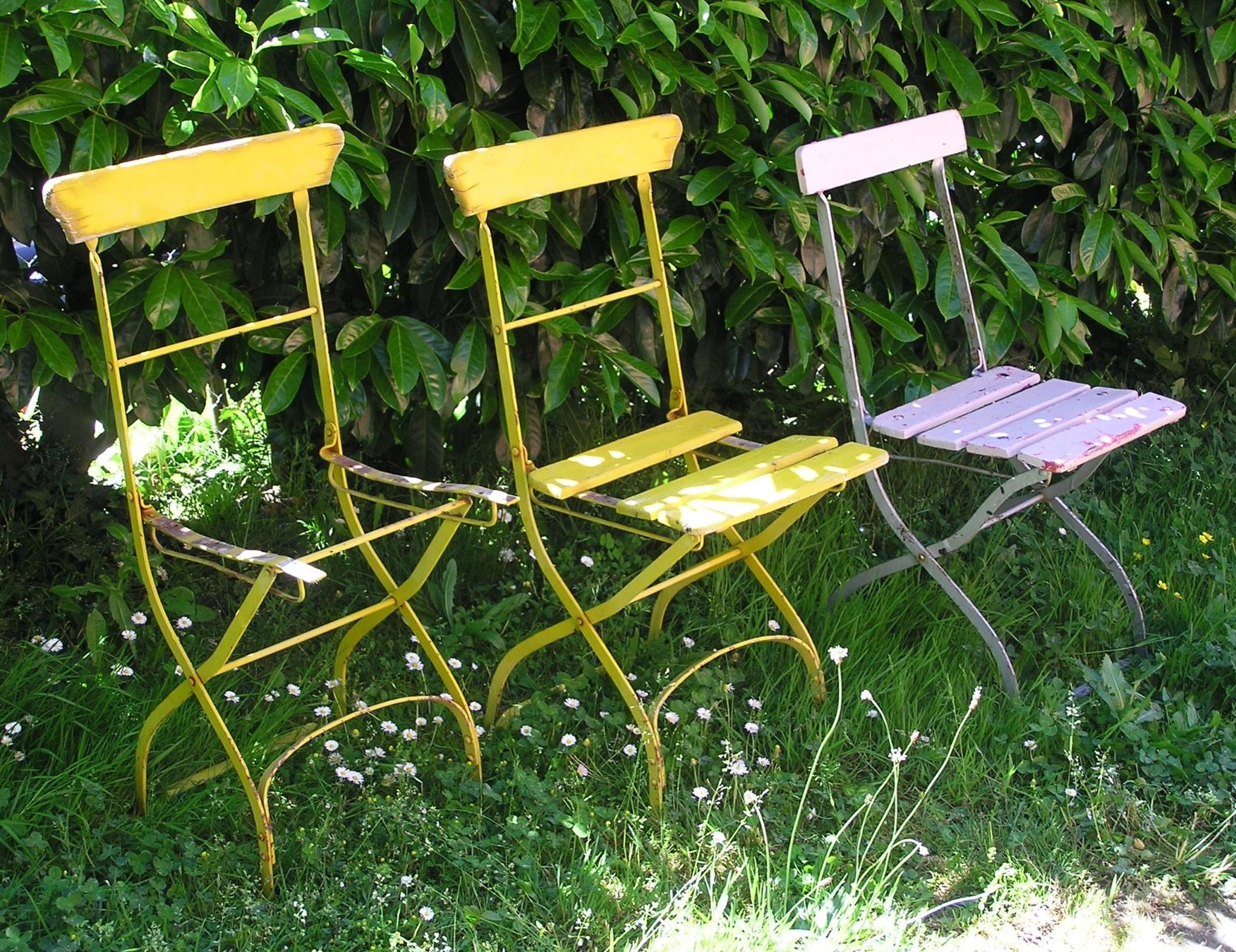 Sedie: 3 ALTE GARTENSTÜHLE KLAPPSTÜHLE – Difettoso da Grenchen venduto da Antique-hunter
