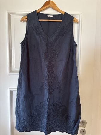 DEERBERG robe 100%lin et broderies bleu marine M