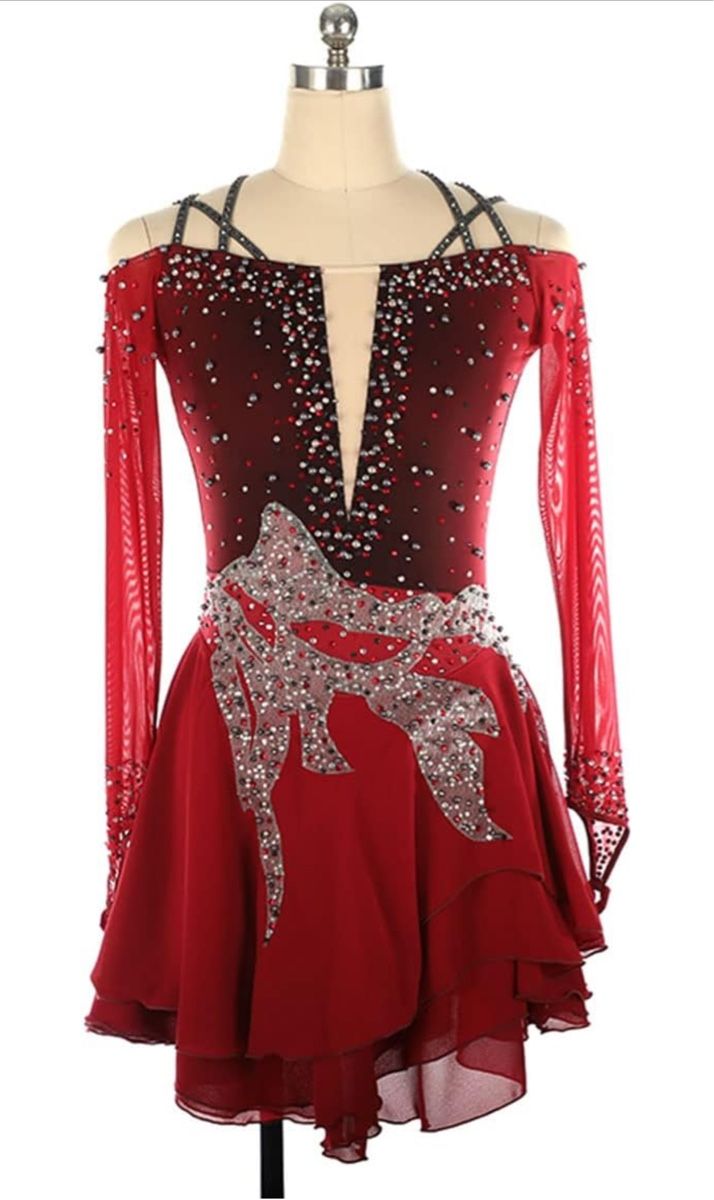 Robes: Rotes Eiskunstlaufkleid, Grösse M, Nie Gebraucht – Neuf avec emballage d'origine à Rheinfelden par lan_dzr7