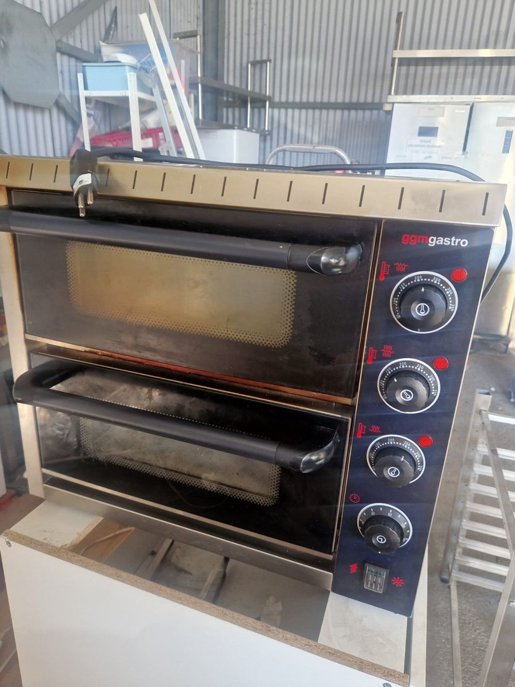 Pizzaofen: Four à pizza électrique ggmgastro – Gebraucht aus Noville von Berlusconi55 3