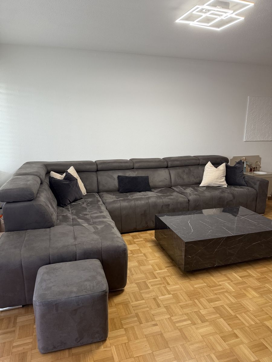 Divani: Ecksofa anthrazit 350x210cm mit Hocker gut erhalten – Usato da Winterthur venduto da fij_f65r