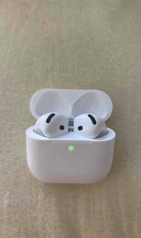 Casques audio: AirPods 4 – D'occasion à Luzern par vio_hsk6