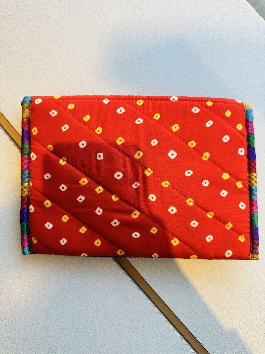 Borse da donna: Rote Handtasche mit Perlenstickerei – Nuovo e nell'imballaggio originale da Burgdorf venduto da LittleNora 1